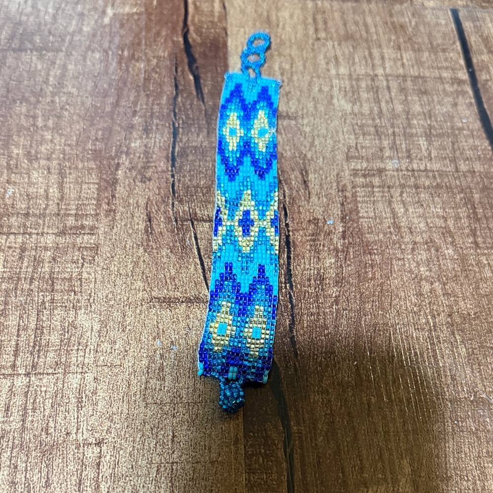 Handmade Blue Beaded Bracelet — Turquoise & Navy Pattern